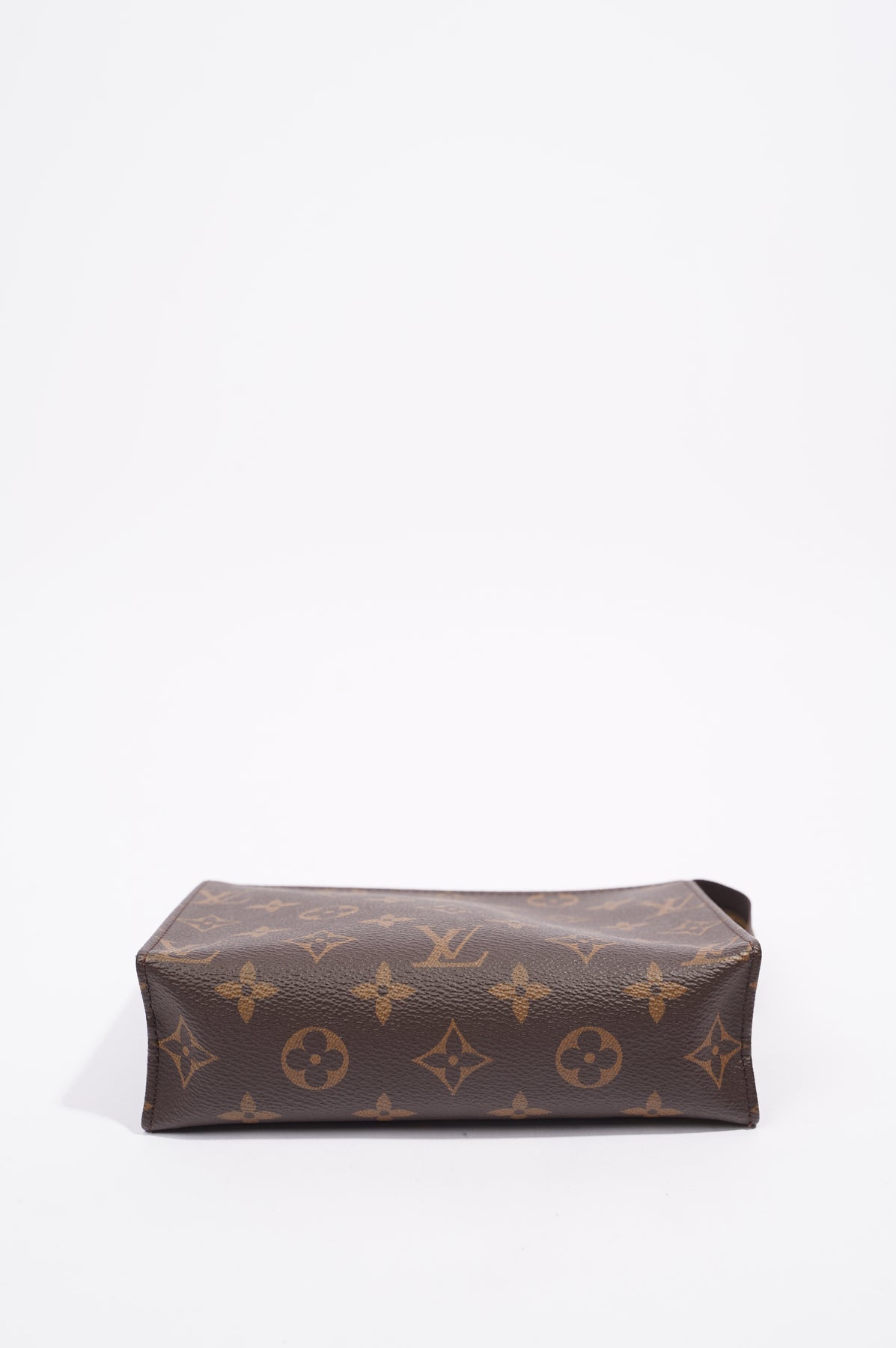 Louis Vuitton Womens Toiletry 19 Monogram Canvas – Luxe Collective