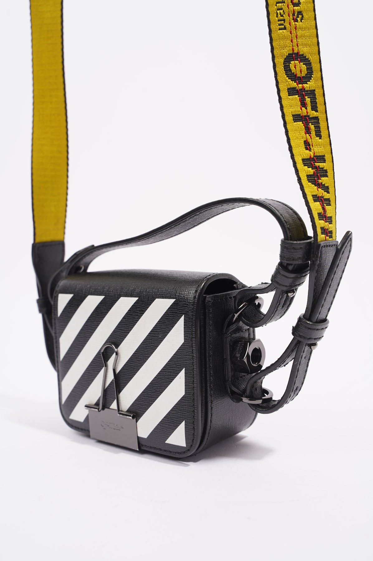 Off white diagonal deals fanny pack