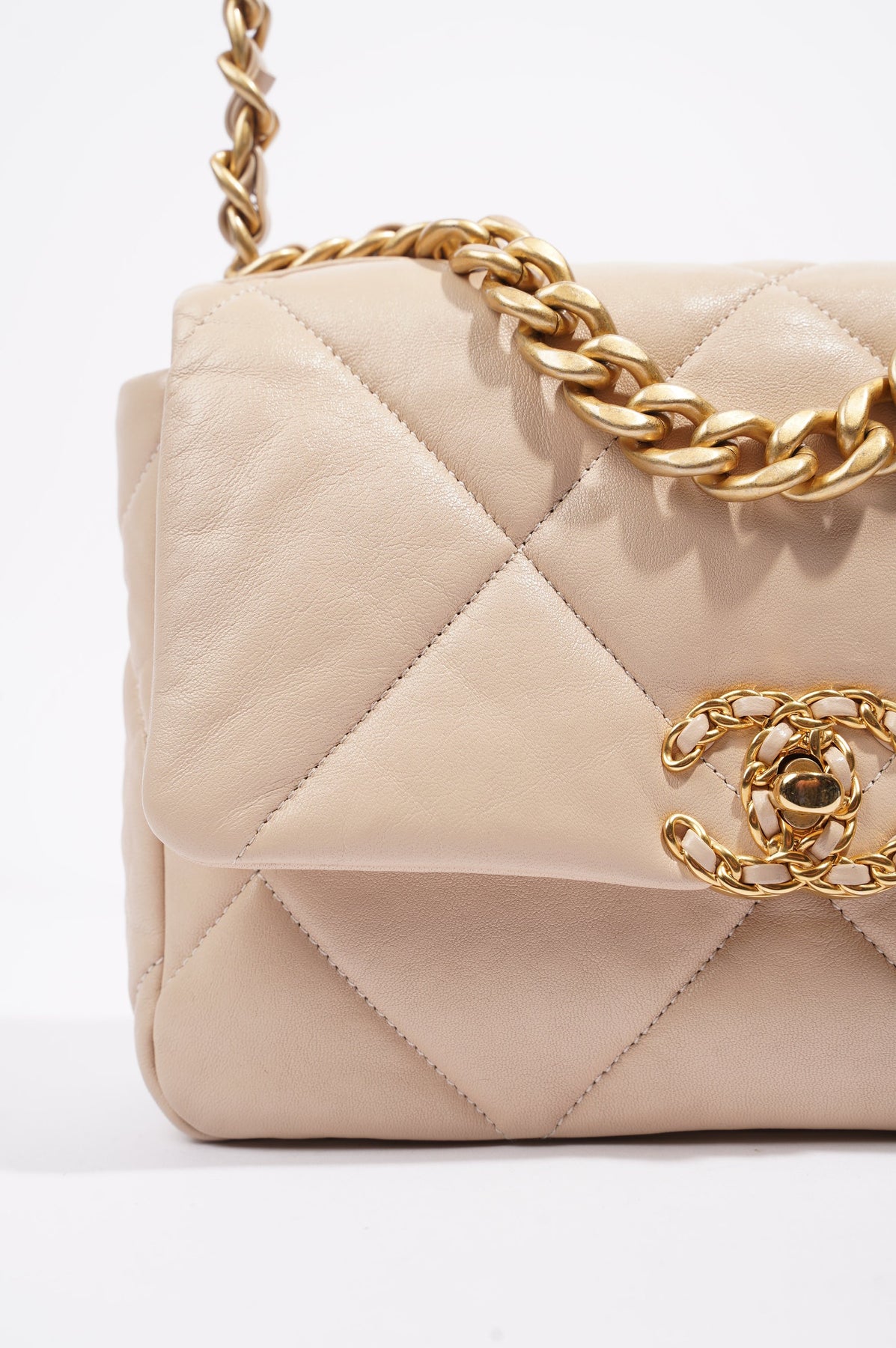 Chanel 19 flap bag, Women's Fashion, Bags & Wallets, Purses
