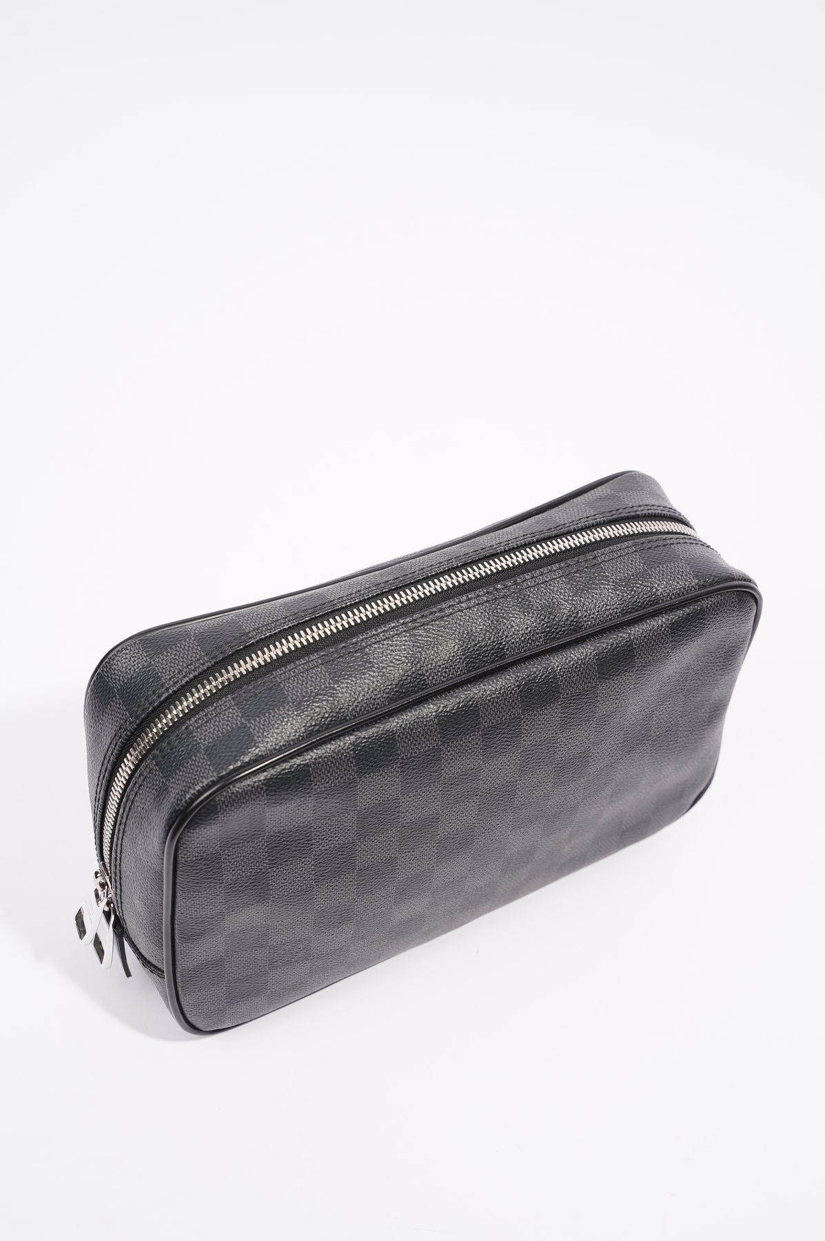 Shop Louis Vuitton DAMIER GRAPHITE 2021 SS Toiletry Pouch (N47625) by  nordsud