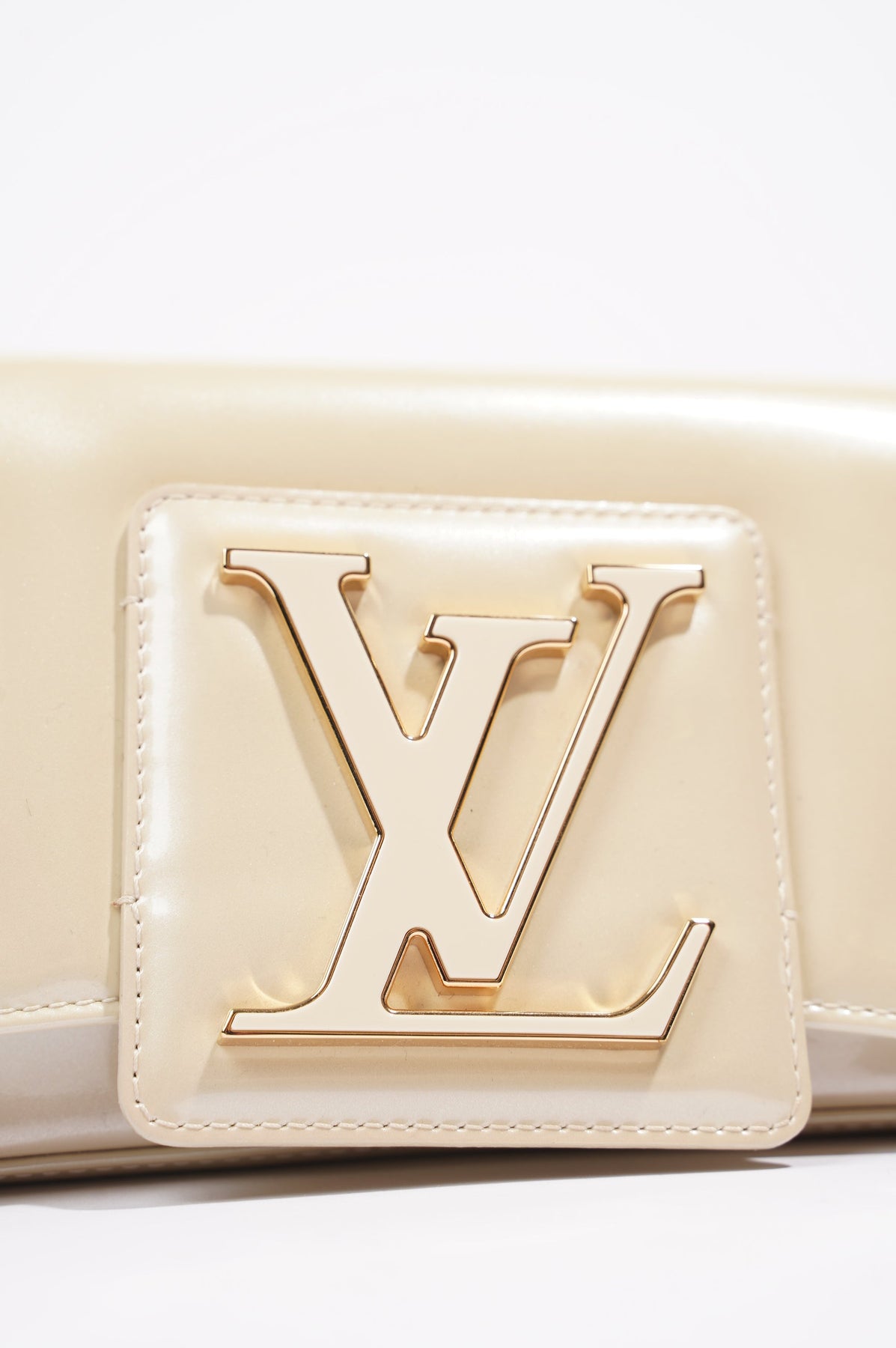 Buy Louis Vuitton Sobe Clutch Patent Neutral 483007