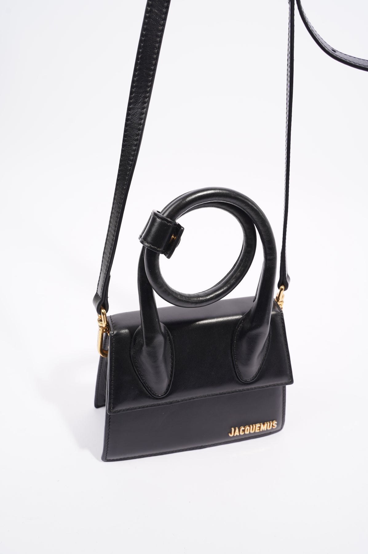 Jacquemus Womens Le Chiquito Moyen Black – Luxe Collective