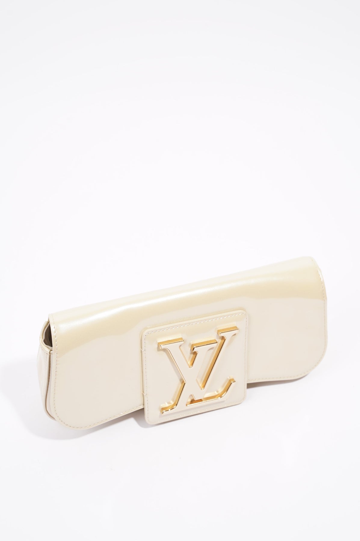 Peppers Closet on Instagram: This Louis Vuitton Sobe Clutch is exactly  what we call a day to night essential!