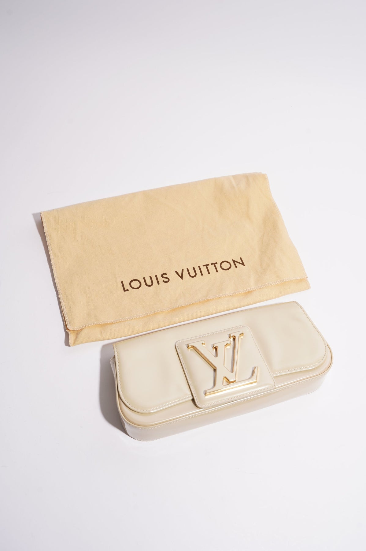 Louis Vuitton Sobe Clutch, Women's Fashion, Bags & Wallets