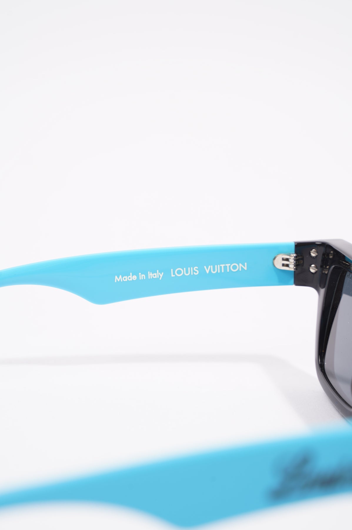 Goggle glasses Louis Vuitton Blue in Plastic - 33585644