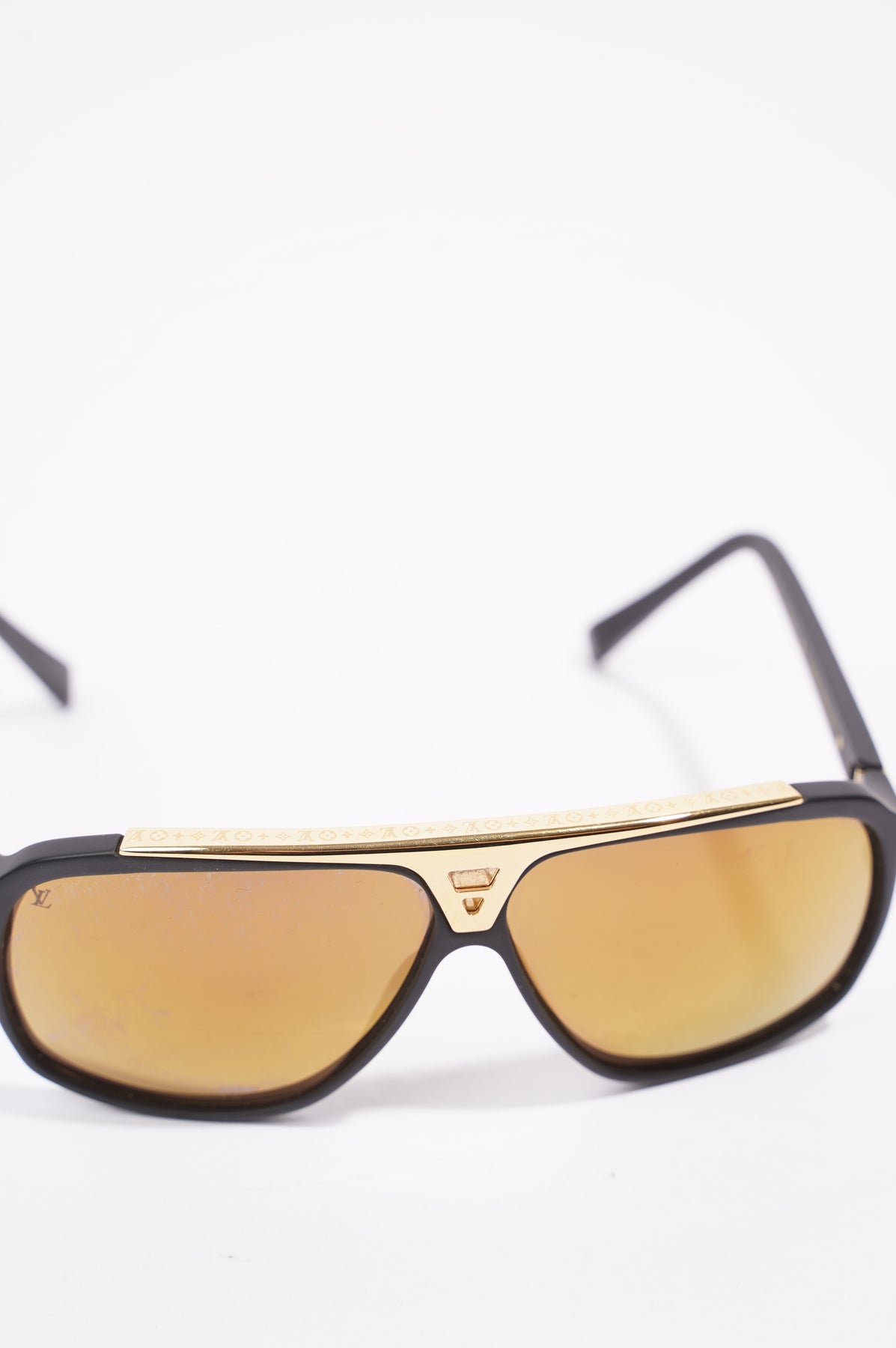 Louis Vuitton Black Gold/ Black Gradient Evidence Z0350E Wayfarer Sunglasses