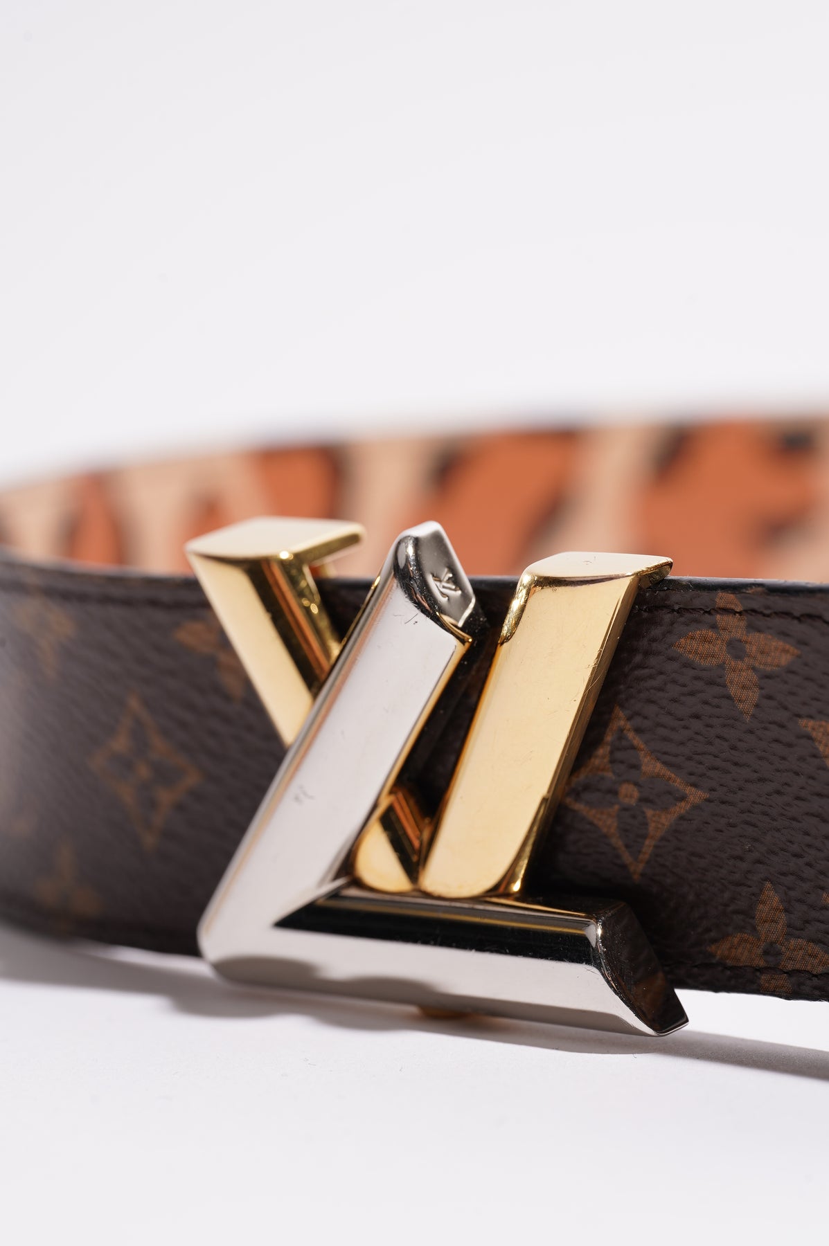 Louis Vuitton LV Twist Ring Reversible Belt Striped Leather Thin