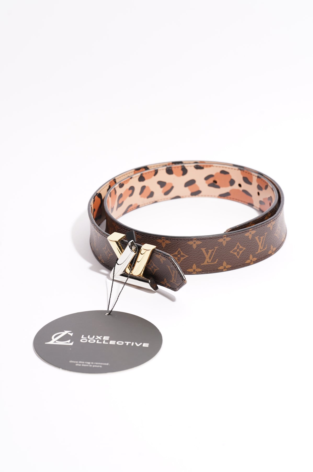 LOUIS VUITTON Reversible leopard skin belt in black le…
