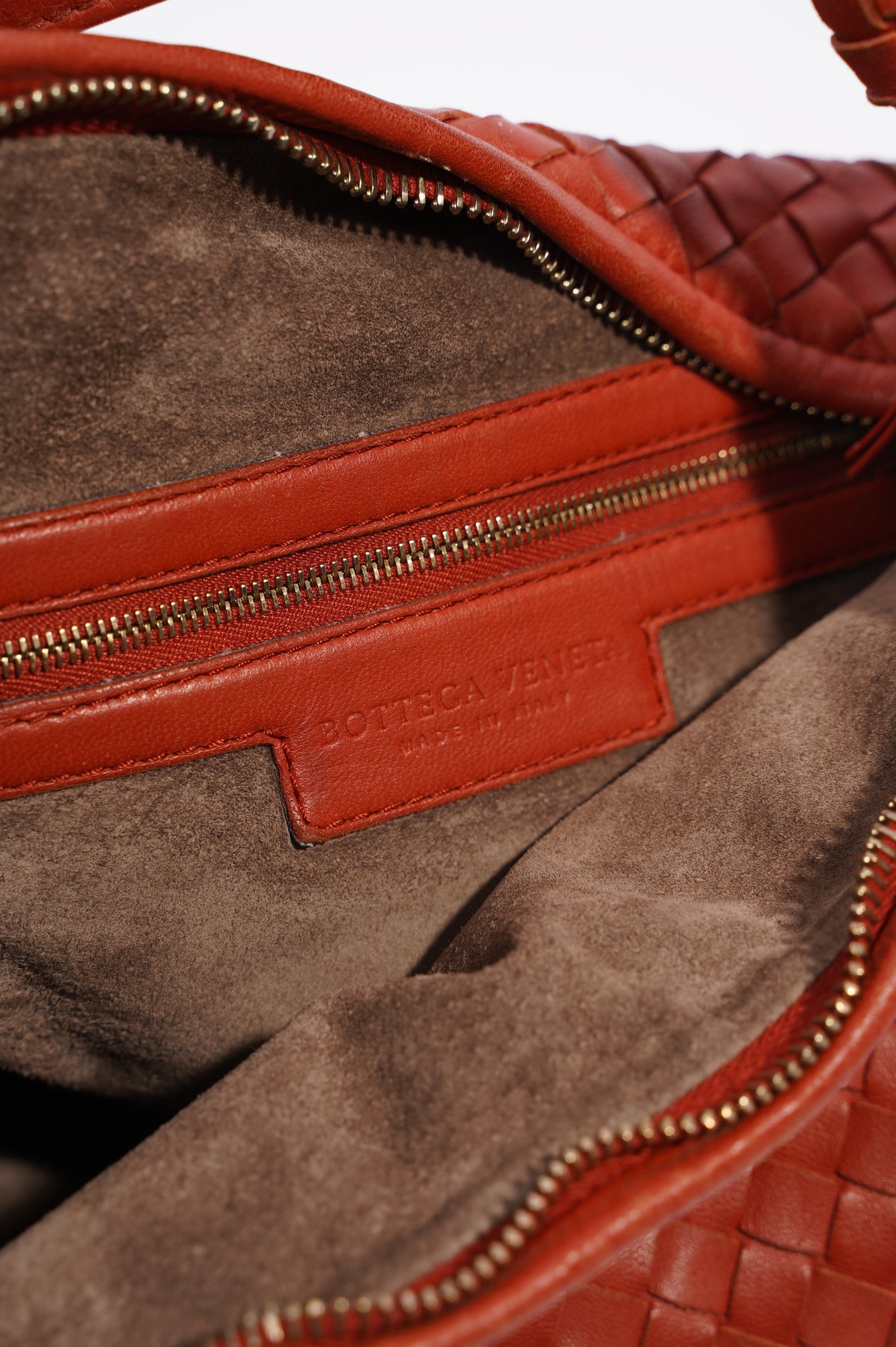 BOTTEGA-VENETA-Intrecciato-Leather-Shoulder-Bag-Red – dct
