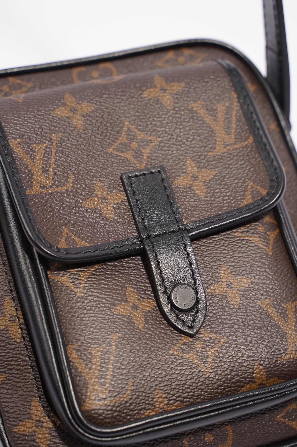 Louis Vuitton Christopher Wearable Wallet Monogram Macassar canvas and cow  leather For Sale at 1stDibs