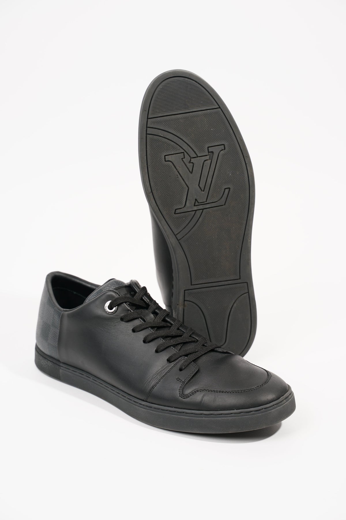 LOUIS VUITTON Men's Black White Damier Graphite Low Top Sneakers