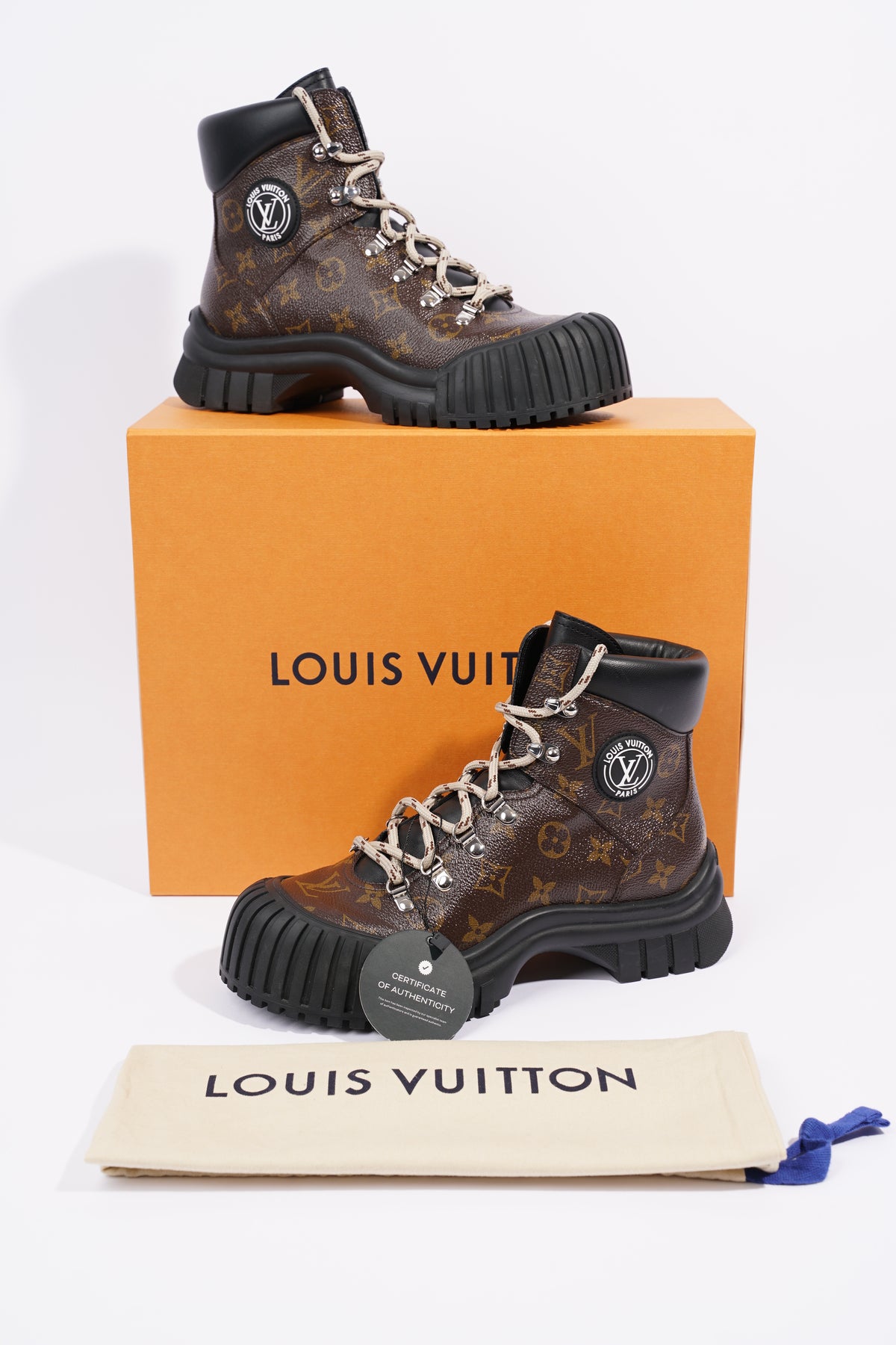 Louis Vuitton® Ruby Flat Ranger Cacao. Size 36.5