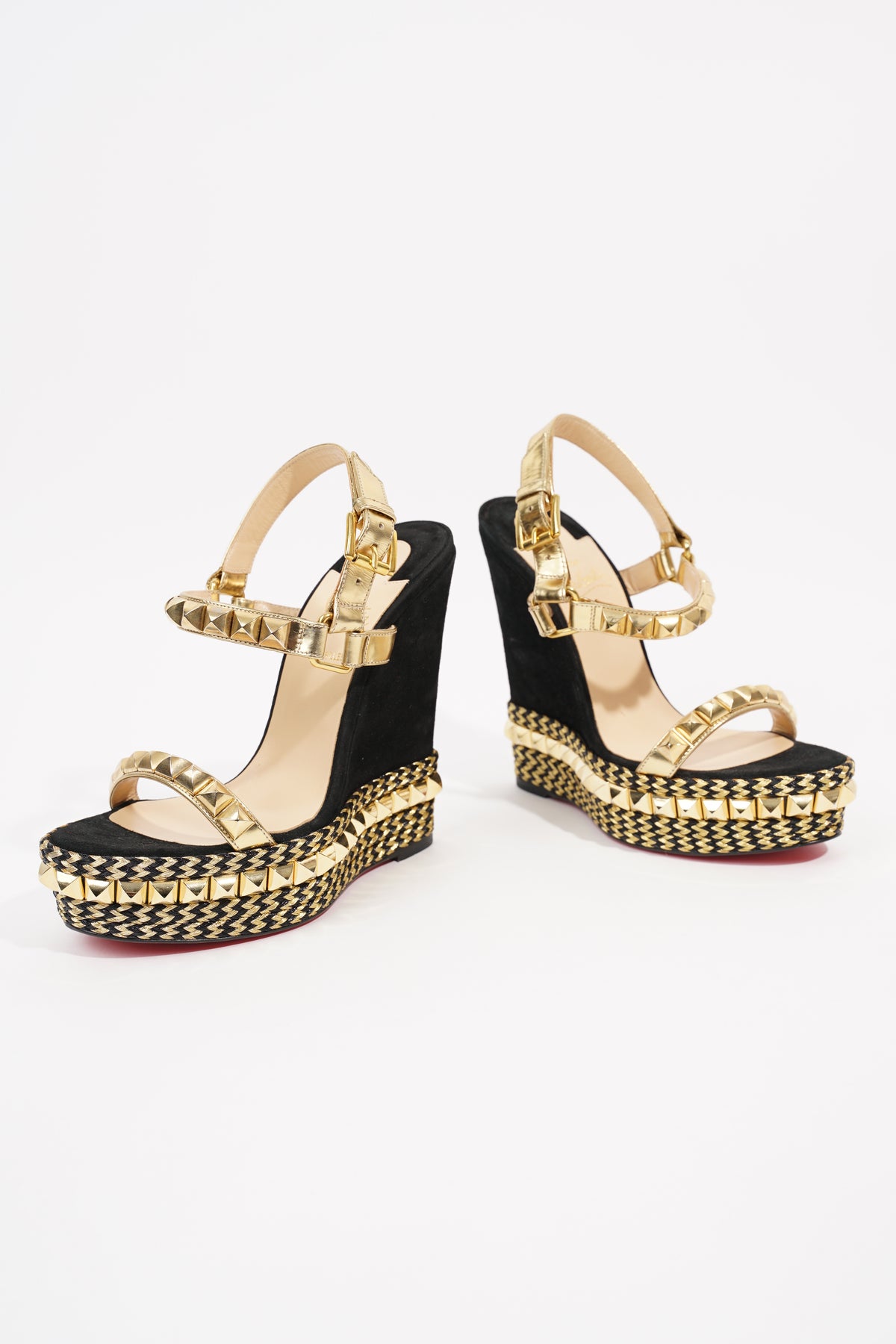 Gold louboutin online wedges