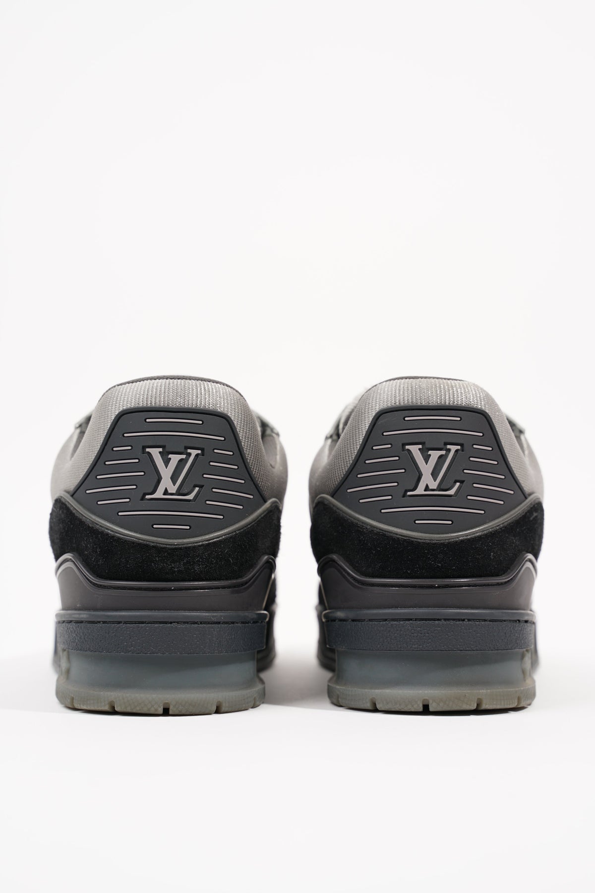 Louis Vuitton Mens Trainer Grey Black EU 40 / UK 6 – Luxe Collective