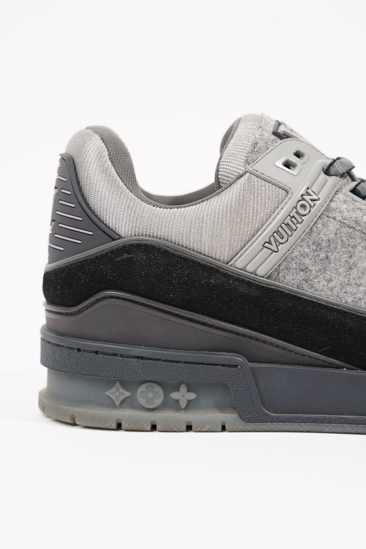 Louis Vuitton Trainer Sneakers (Black) – Luxxe