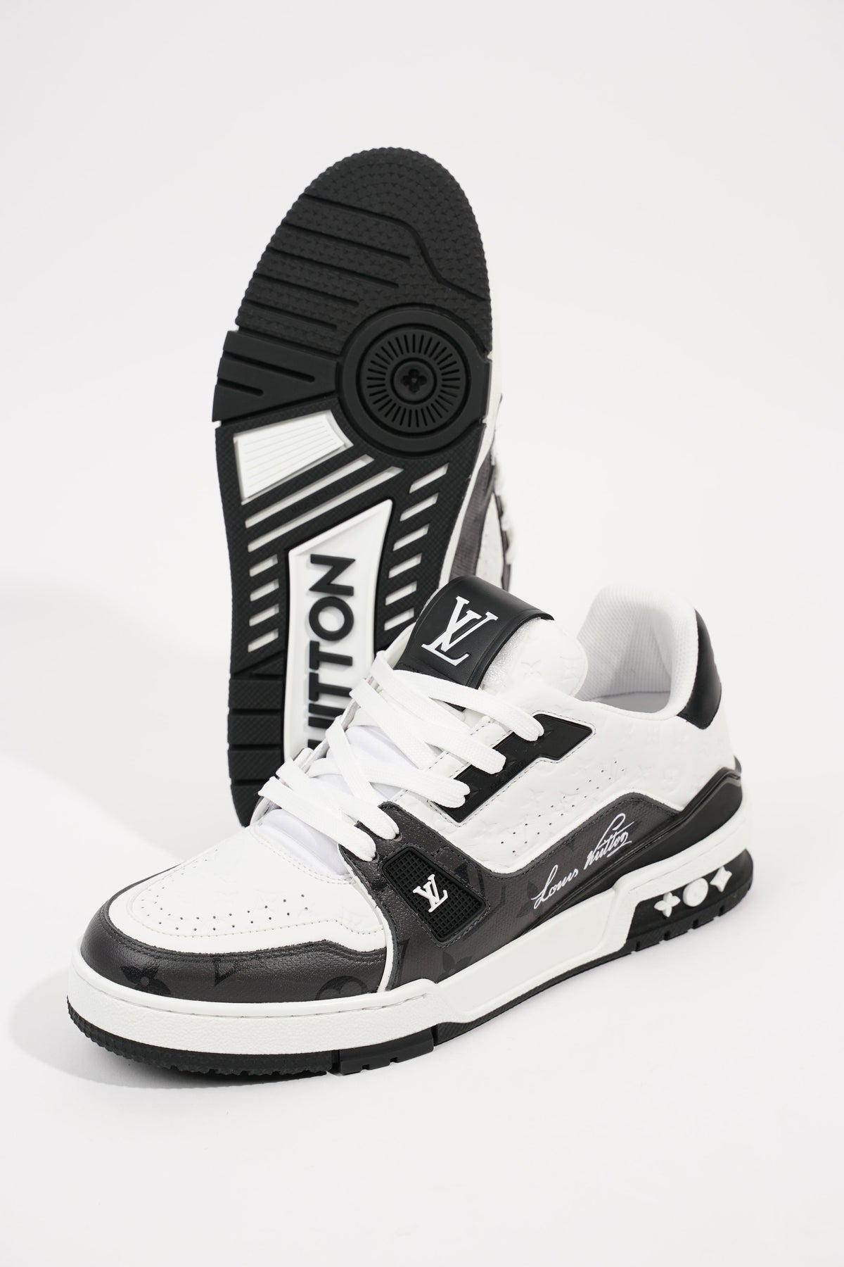 Louis Vuitton Womens #54 Sneaker Black White EU 37 / UK 4 – Luxe Collective