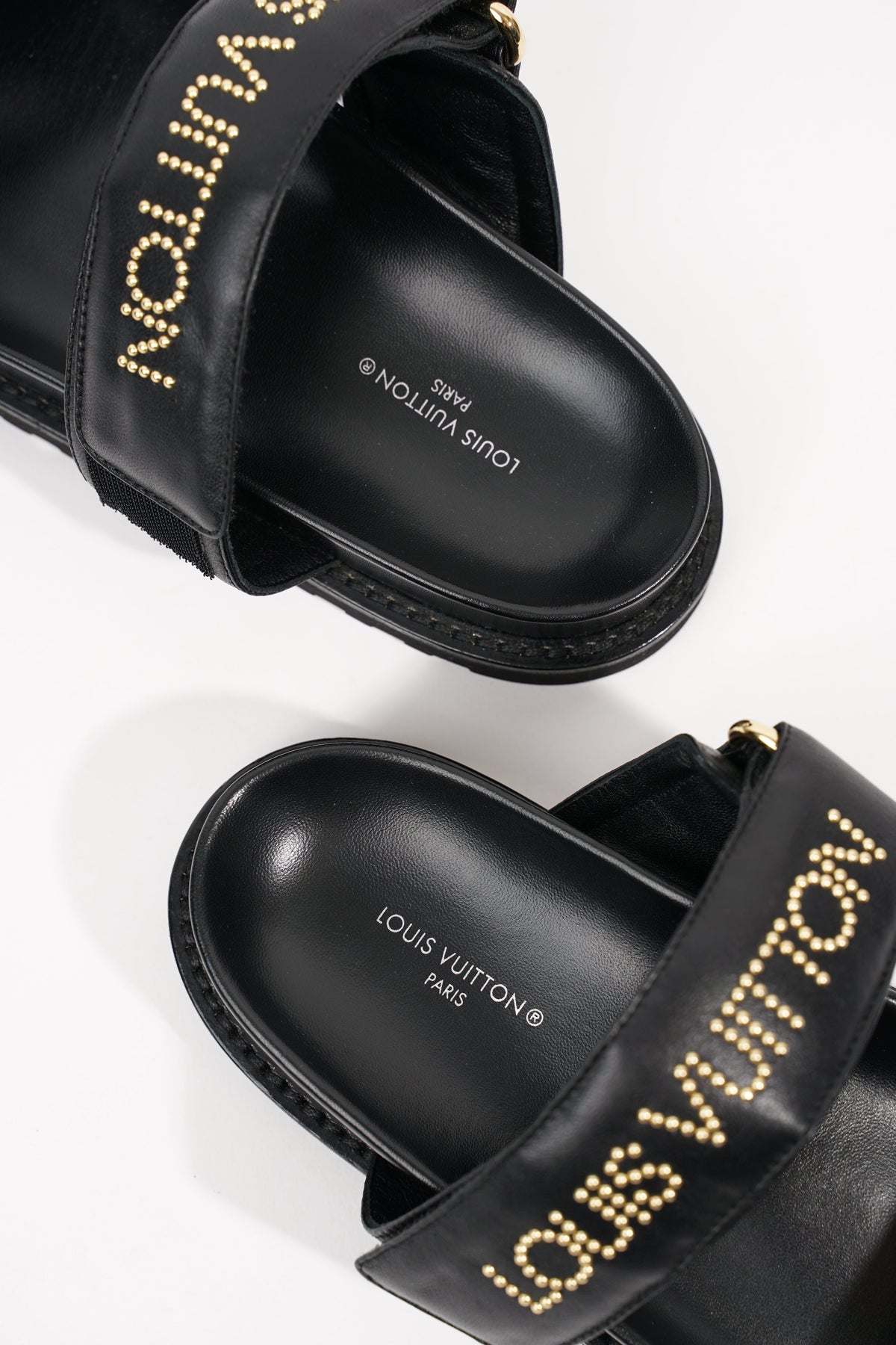 Leather mules & clogs Louis Vuitton Black size 39 EU in Leather - 36116090