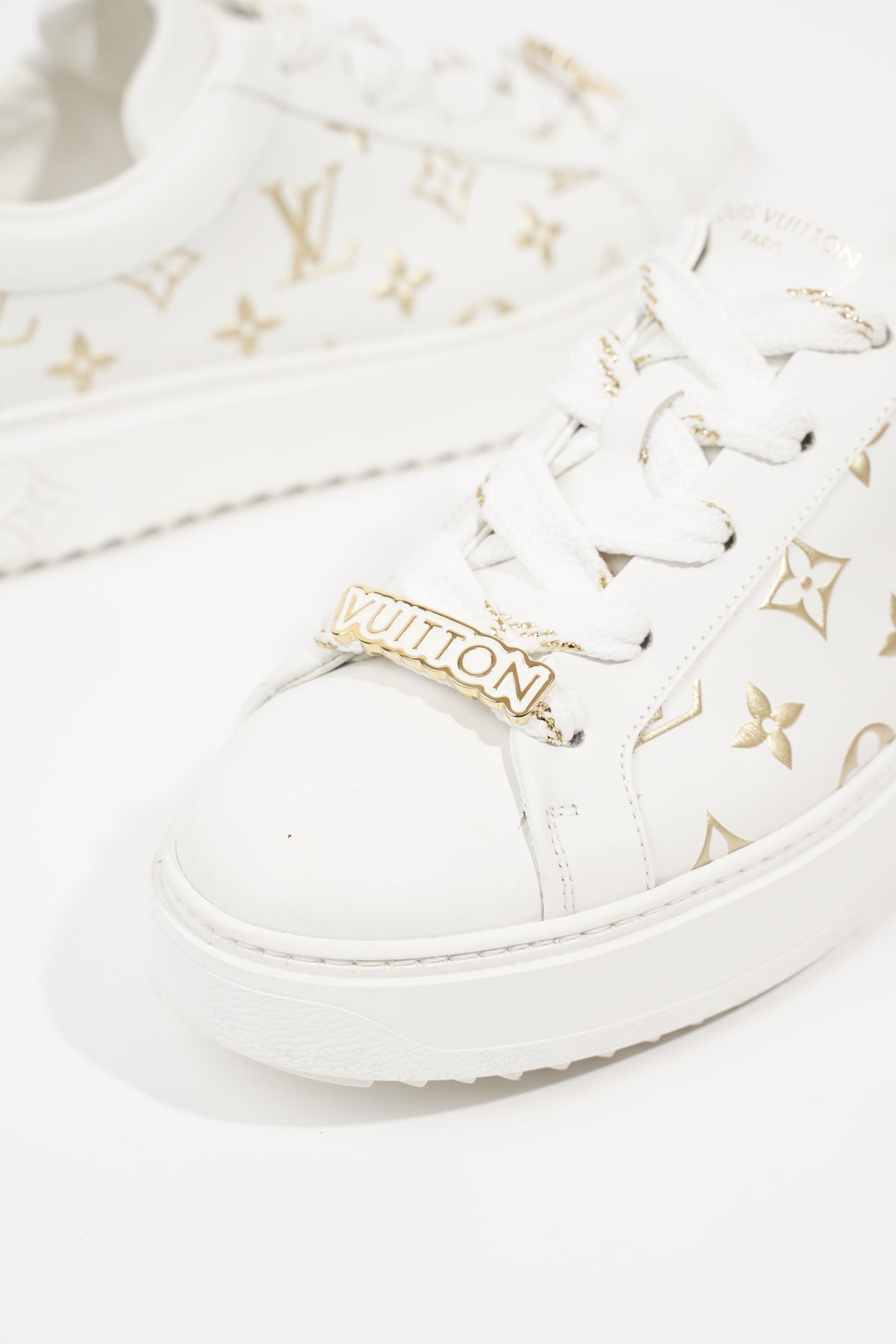 Louis Vuitton® Time Out Sneaker White. Size 40.0