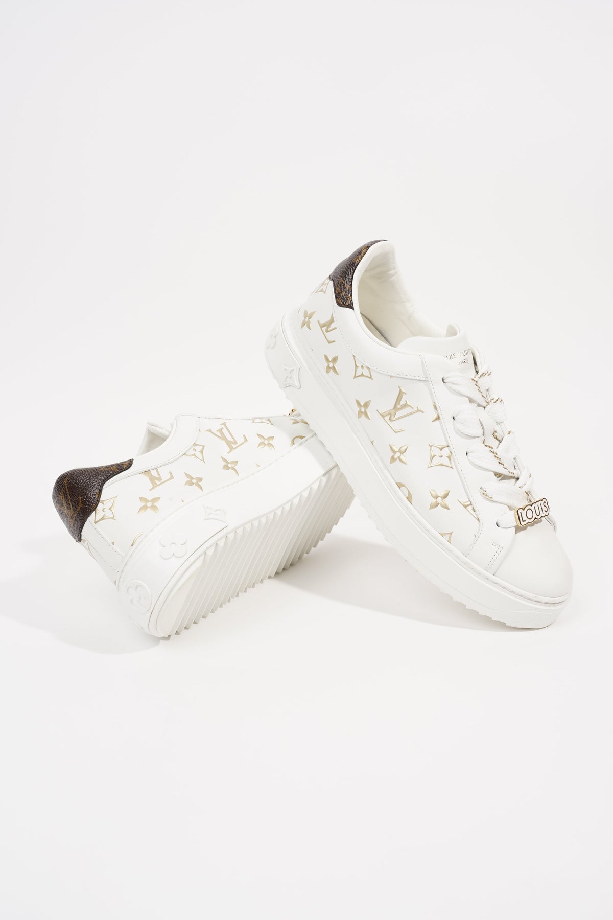 Louis Vuitton Time Out Sneaker White. Size 40.0