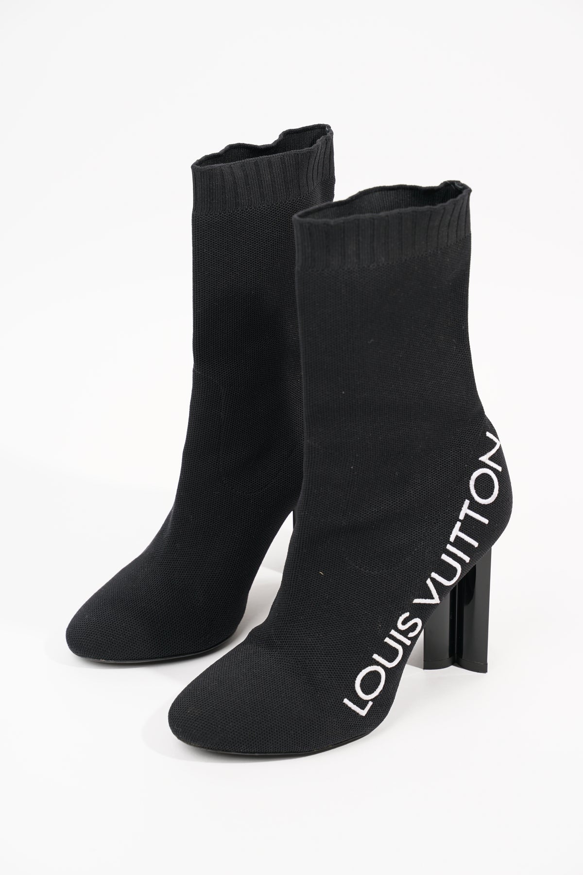 Louis Vuitton® LV X Yk Silhouette Ankle Boot Black. Size 41.0 in