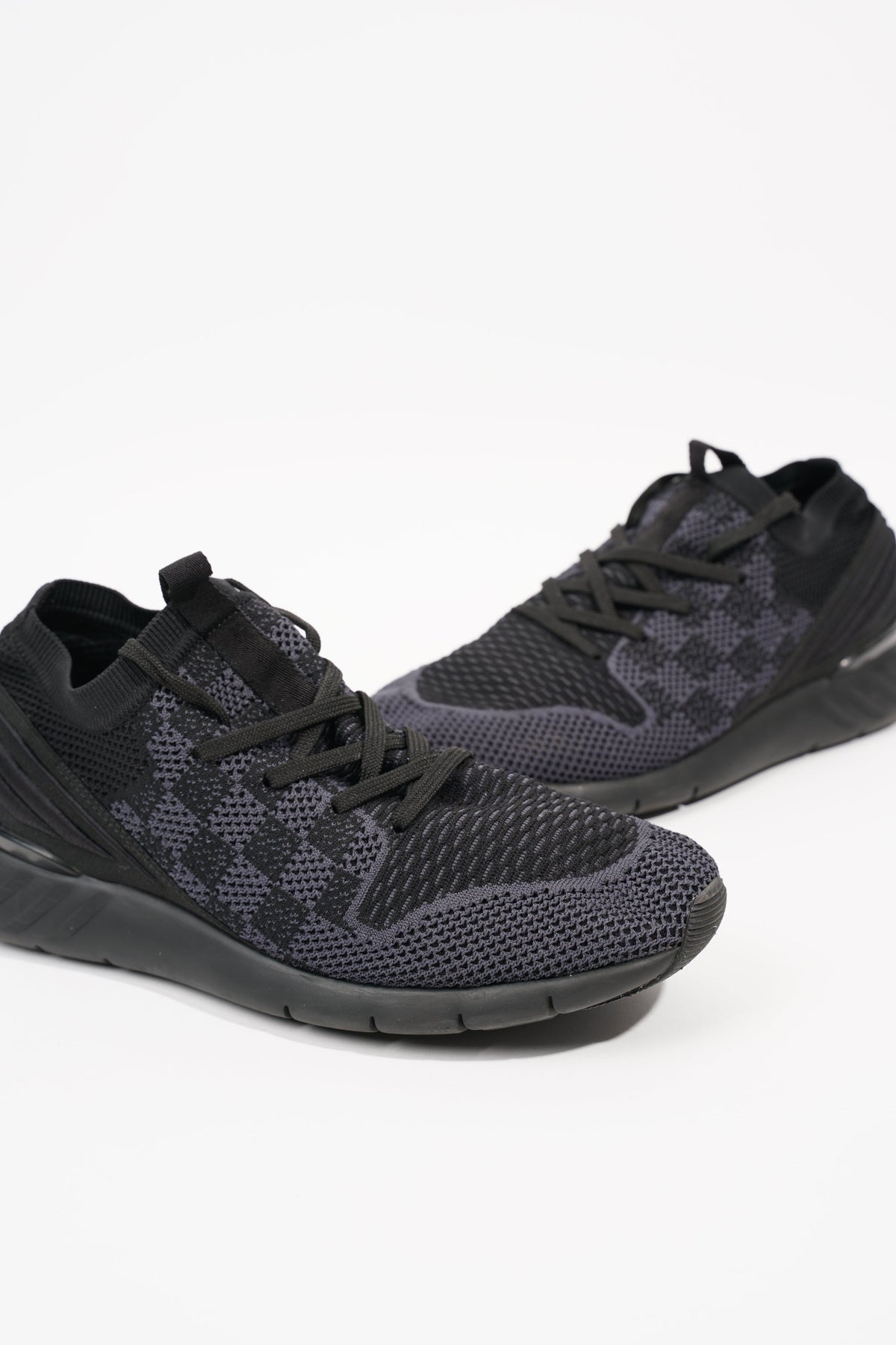 Fastlane cloth low trainers Louis Vuitton Black size 5 UK in Cloth -  29036722